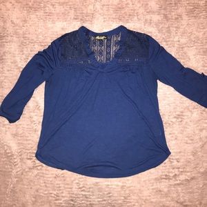 Cute quarter sleeve shirt with lace cut-out